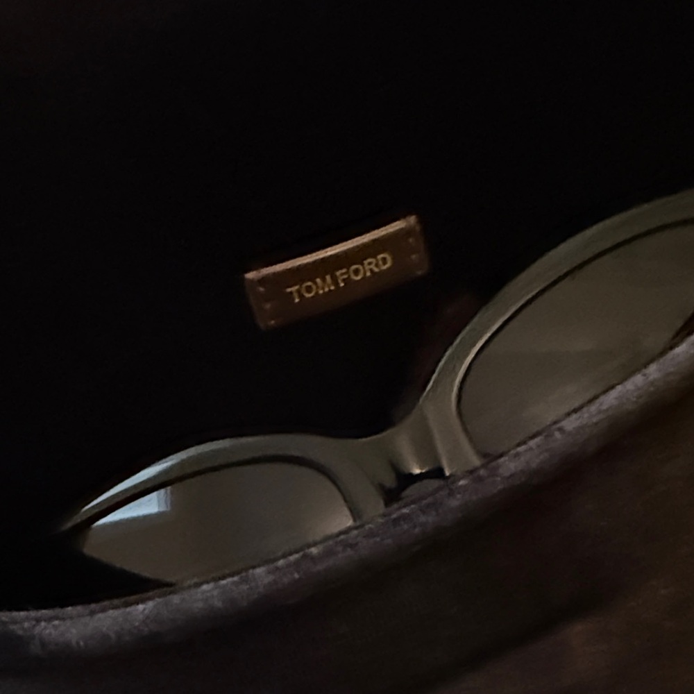 Tom Ford Elegant Black Sunglasses - Picture 3 of 4